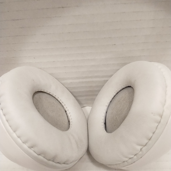 Art + sound white padded adjustable headphones one size fits most - Picture 2 of 7